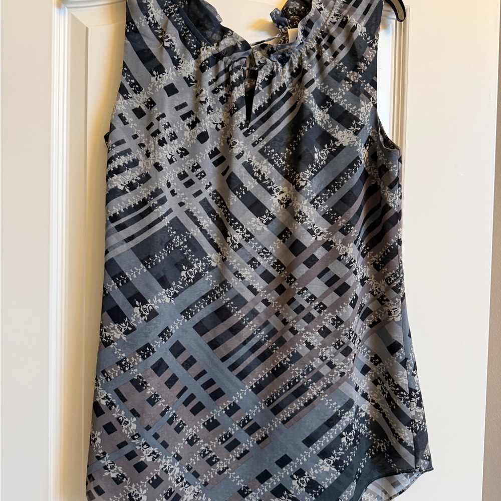 Cabi Trellis Top. Gray Patterned Sleeveless Top - image 2